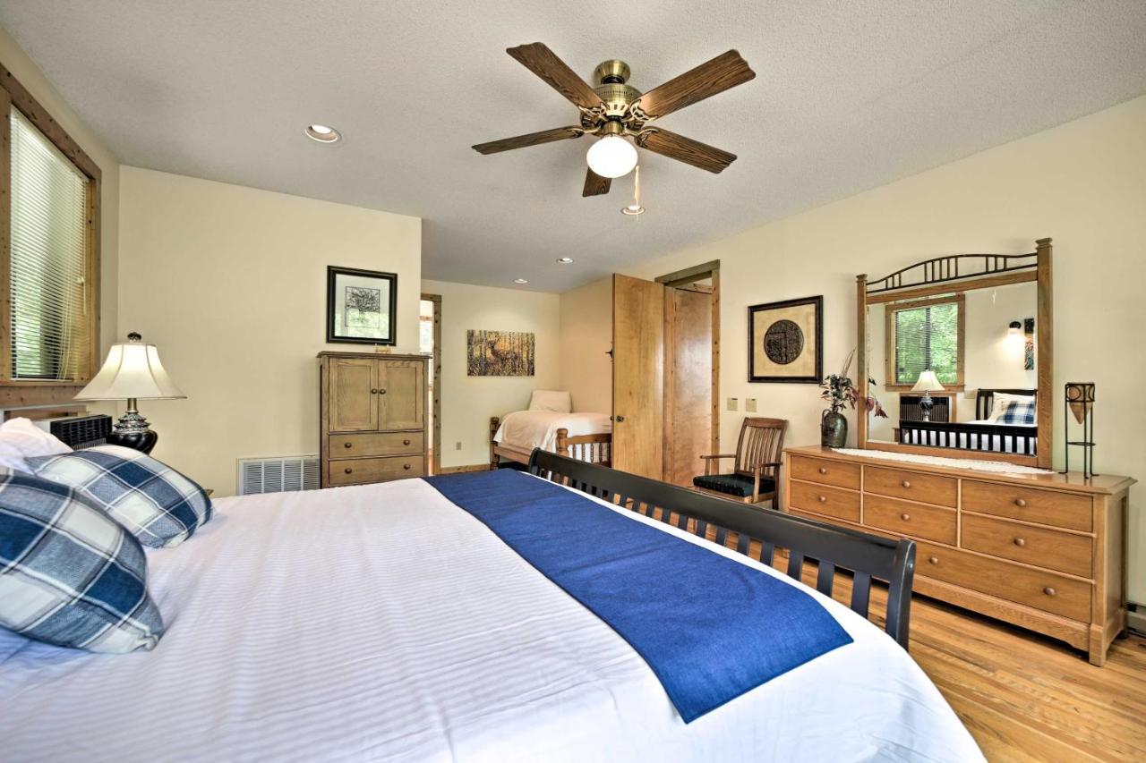 Vibrant Bryson City Home With Mtn Views And Deck! Exteriér fotografie