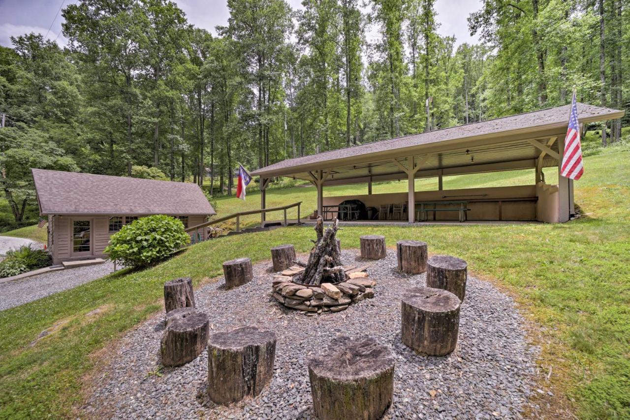 Vibrant Bryson City Home With Mtn Views And Deck! Exteriér fotografie